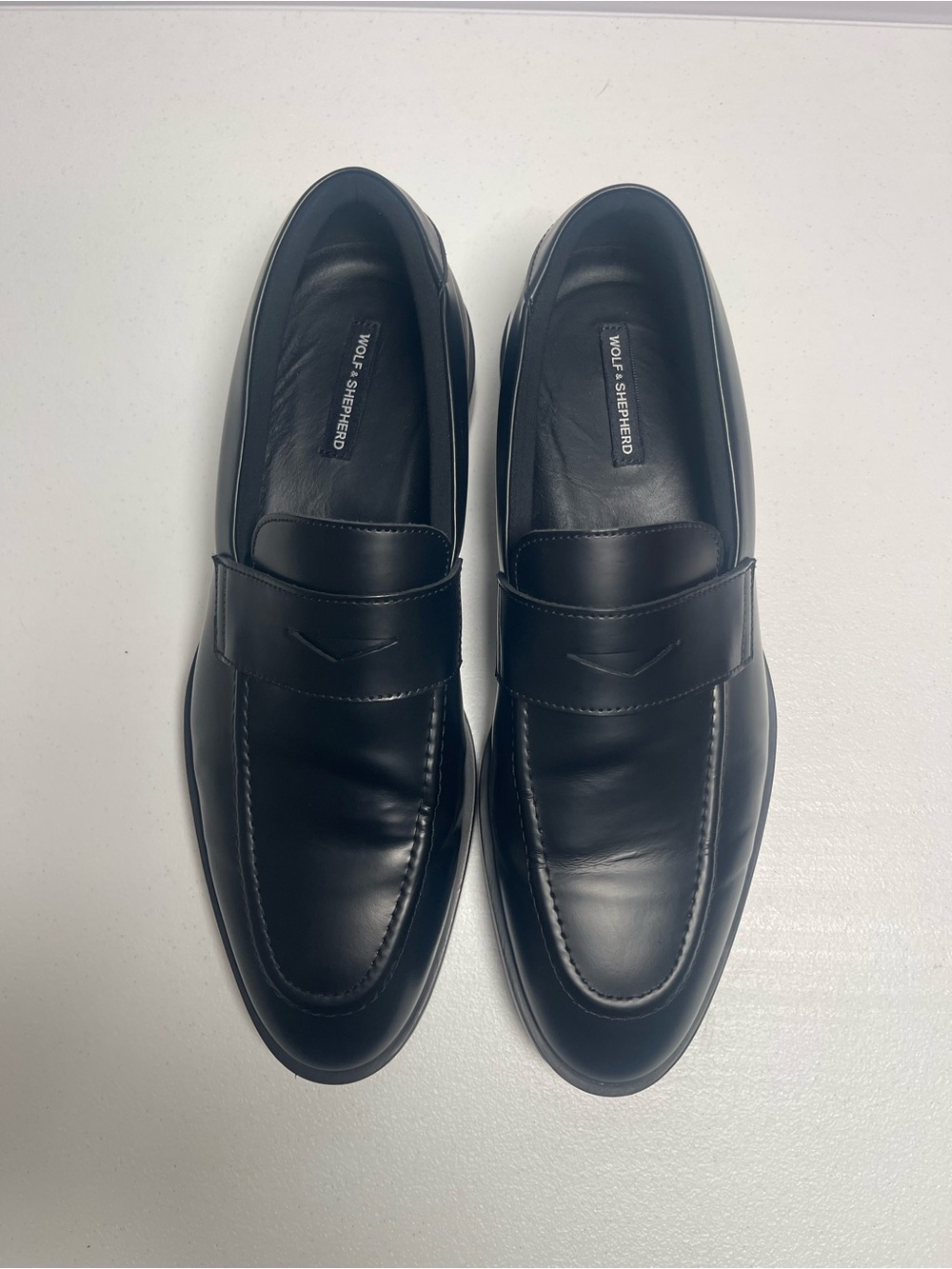 Wolf & Shepherd Men's Black Leather Slip-On Loafers
